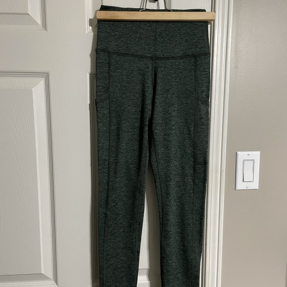 Aerie chill play move pocket leggings